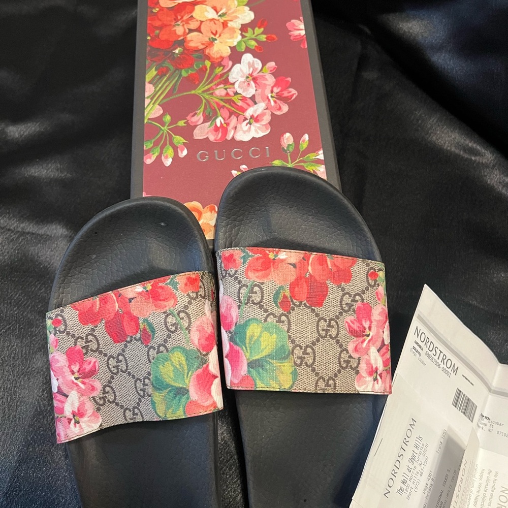 Gucci Women's Floral Slide Sandals - Black and Red